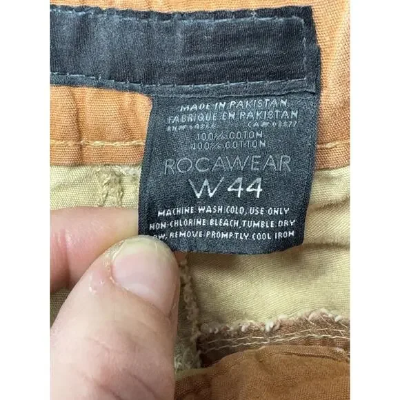 Rocawear Men's Relaxed Fit Straight Leg Khaki Pants -Size 44x31.5 - Picture 7 of 7